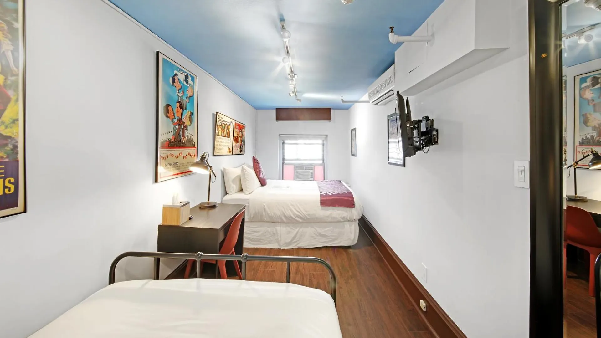 Chelsea Pines Inn New York Hotel